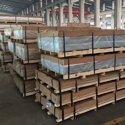3003 H14 Lembar Plat Aluminium Halus Semi Mengkilap ASTM B209 Tangki Bahan Bakar Penanganan Kimia
